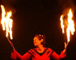 Feuershow Tanja Feuerherz - Image 7