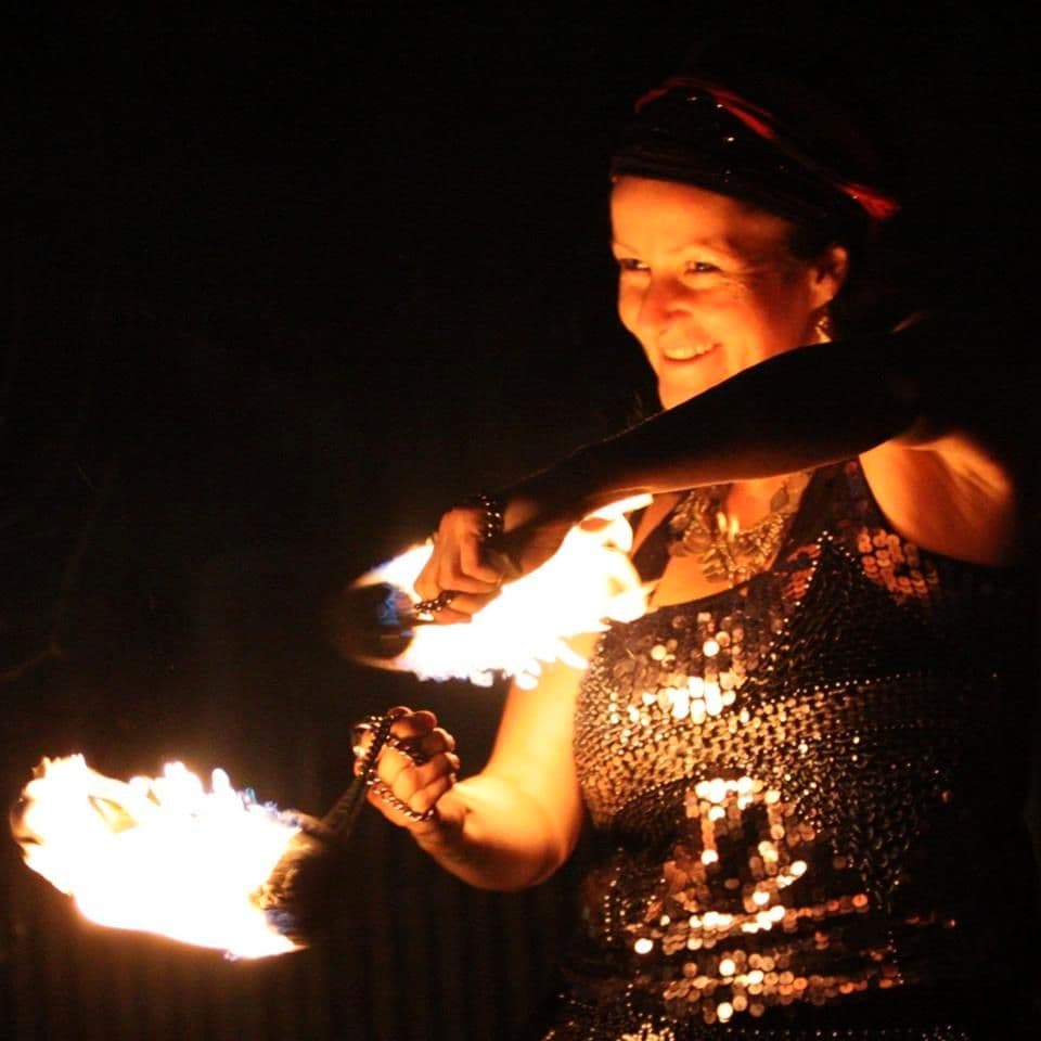 Feuershow Tanja Feuerherz - Image 4